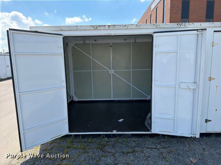 image for item FN5734 (2) storage containers