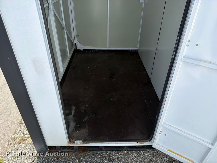image for item FN5735 (2) storage containers