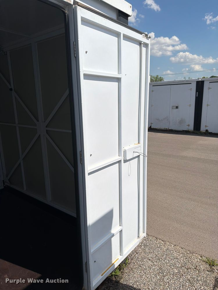 image for item FN5735 (2) storage containers