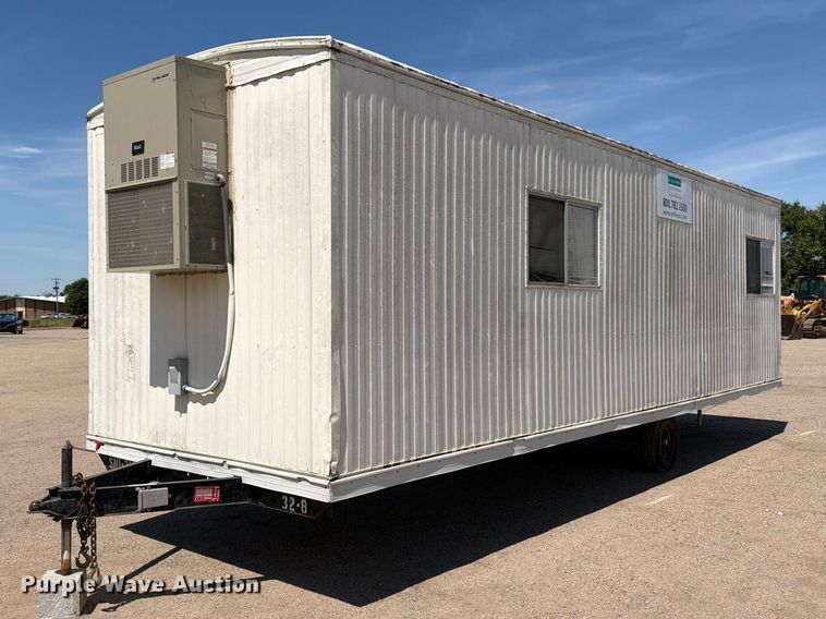 1995 Miller 832 mobile office