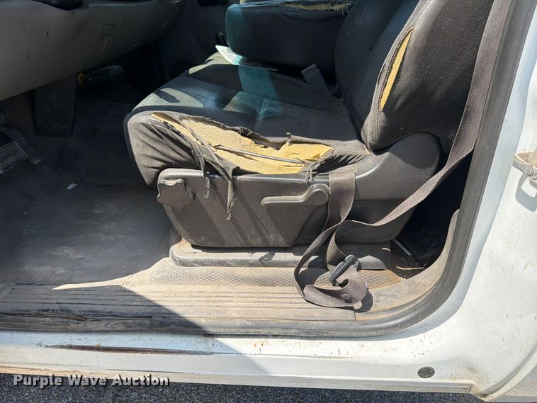 image for item NJ9063 2011 Chevrolet Silverado 2500 pickup truck cab and chassis