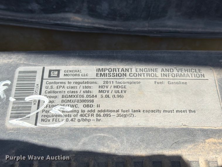 image for item NJ9063 2011 Chevrolet Silverado 2500 pickup truck cab and chassis
