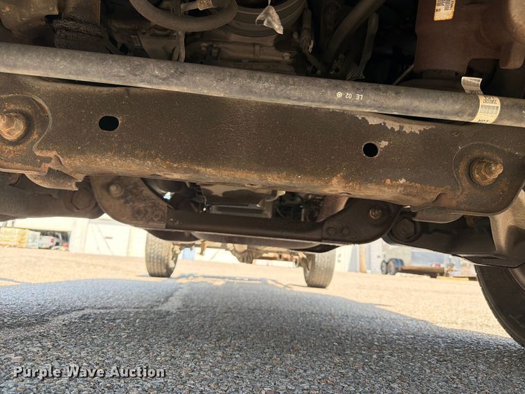 image for item NJ9063 2011 Chevrolet Silverado 2500 pickup truck cab and chassis