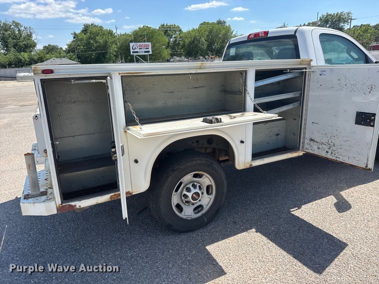image for item NJ9066 2016 GMC Sierra 2500HD utility bed pickup truck