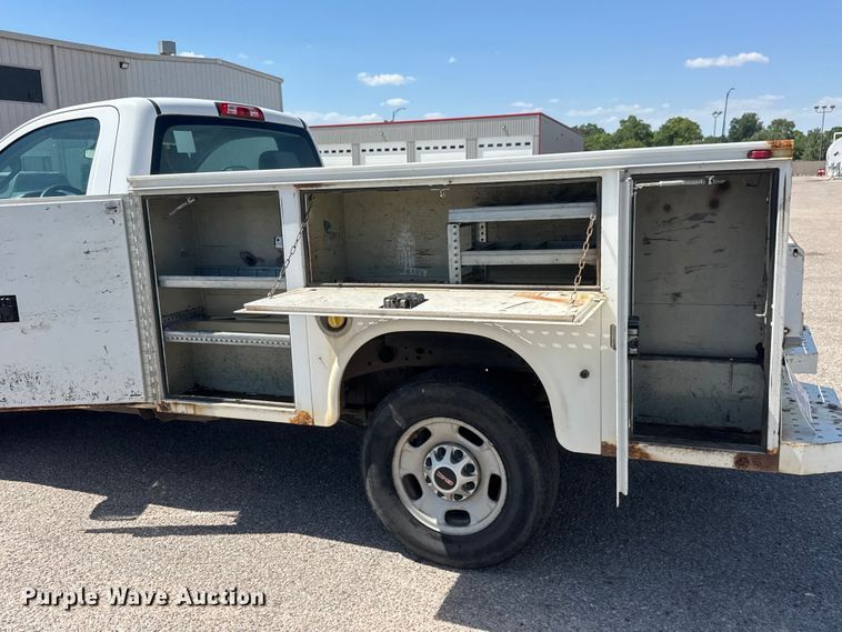 image for item NJ9066 2016 GMC Sierra 2500HD utility bed pickup truck