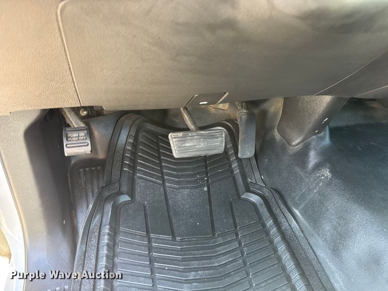image for item NJ9066 2016 GMC Sierra 2500HD utility bed pickup truck
