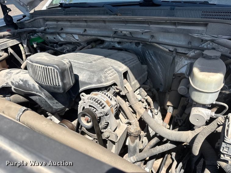 image for item NJ9066 2016 GMC Sierra 2500HD utility bed pickup truck