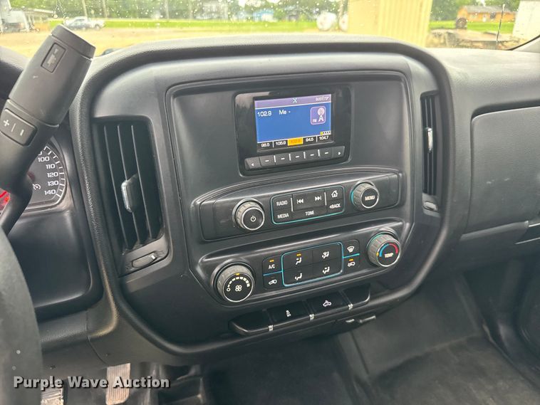 image for item NJ9137 2014 Chevrolet Silverado 1500 pickup truck