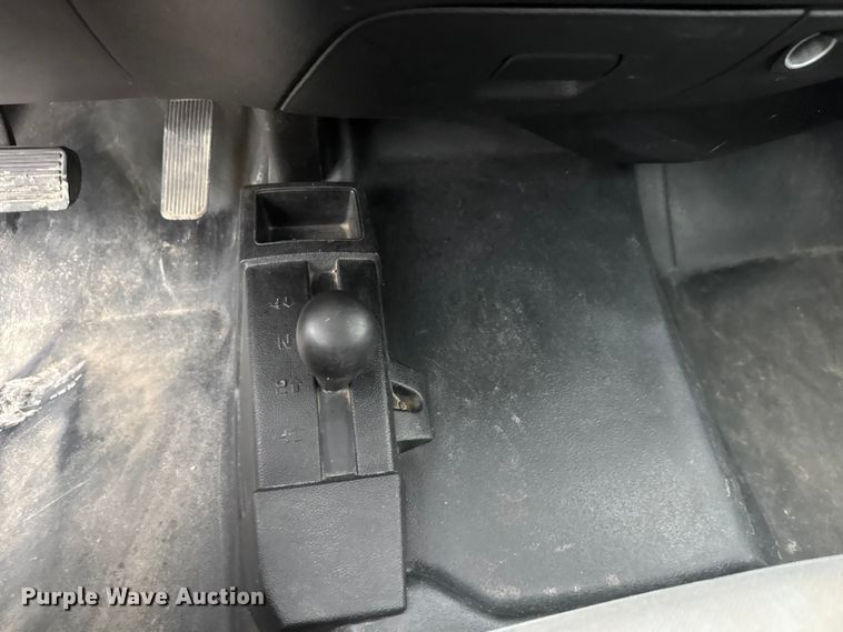 image for item NJ9137 2014 Chevrolet Silverado 1500 pickup truck