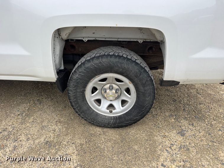 image for item NJ9137 2014 Chevrolet Silverado 1500 pickup truck