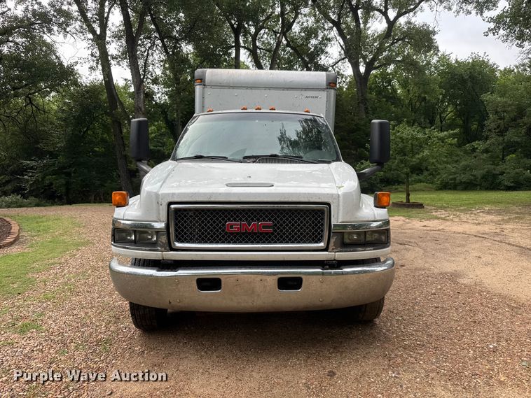 image for item NJ9166 2006 GMC C5500 Crew Cab box truck