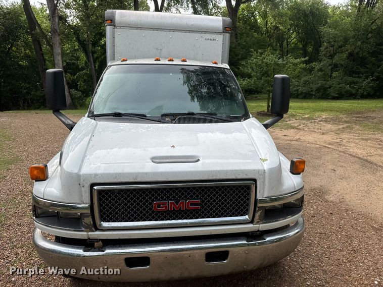 image for item NJ9166 2006 GMC C5500 Crew Cab box truck