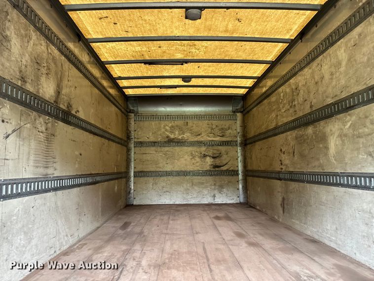 image for item NJ9166 2006 GMC C5500 Crew Cab box truck