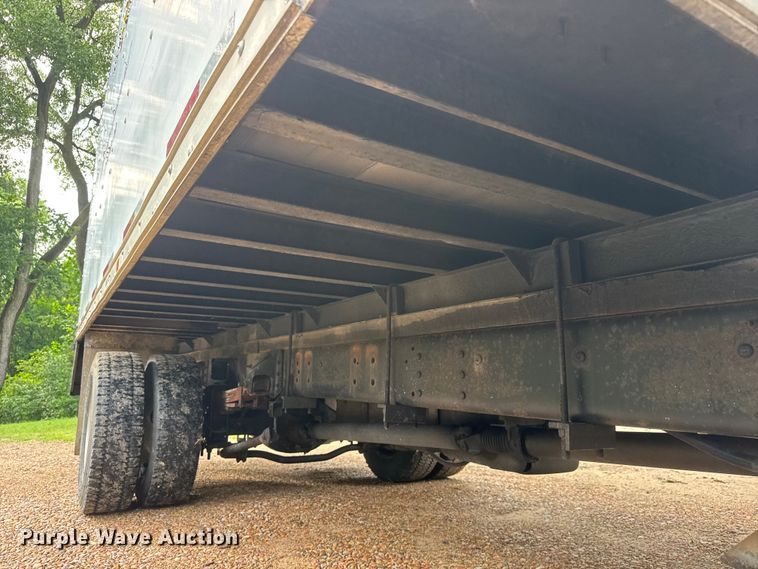 image for item NJ9166 2006 GMC C5500 Crew Cab box truck