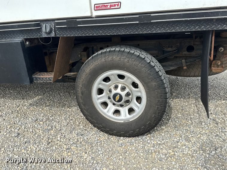 image for item NJ9196 2012 Chevrolet Silverado 3500HD flatbed pickup truck