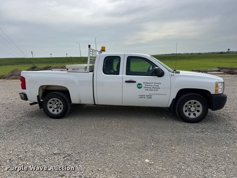 image for item NJ9197 2012 Chevrolet Silverado 1500 Ext. Cab pickup truck
