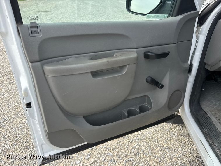 image for item NJ9197 2012 Chevrolet Silverado 1500 Ext. Cab pickup truck