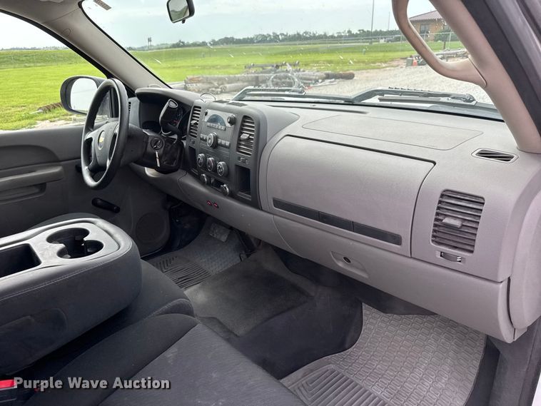 image for item NJ9197 2012 Chevrolet Silverado 1500 Ext. Cab pickup truck