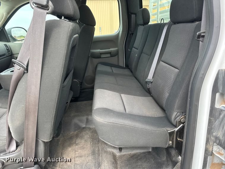 image for item NJ9197 2012 Chevrolet Silverado 1500 Ext. Cab pickup truck