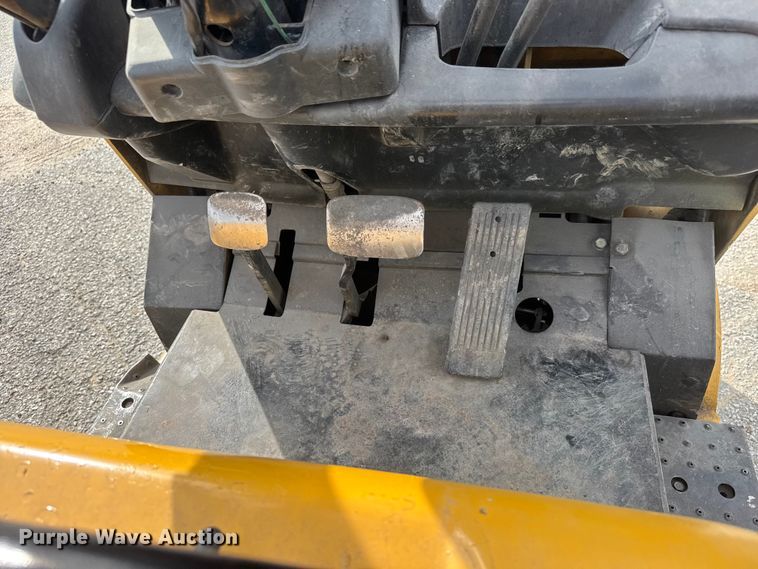 image for item NJ9208 Caterpillar GC15K forklift