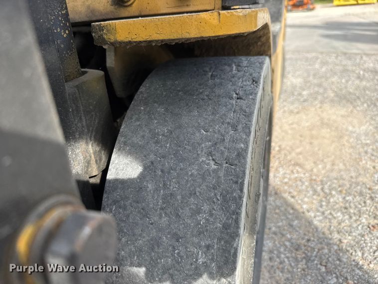 image for item NJ9208 Caterpillar GC15K forklift