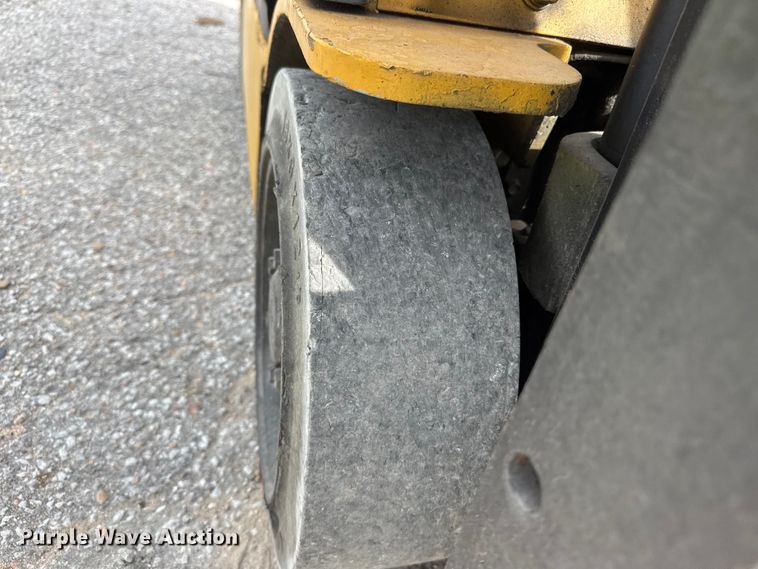image for item NJ9208 Caterpillar GC15K forklift