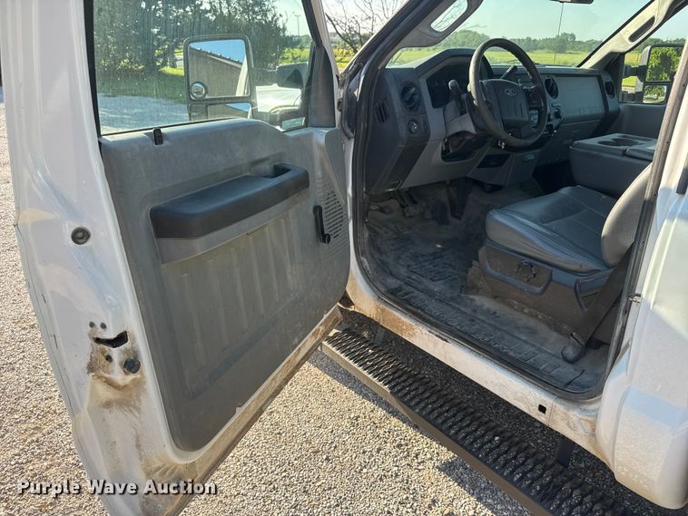 image for item NJ9243 2014 Ford F250 Super Duty pickup truck