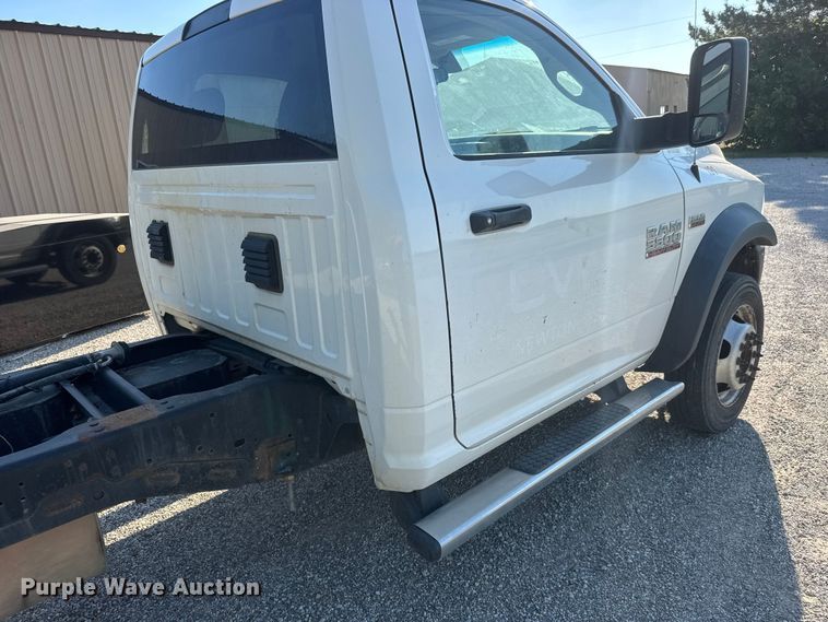 image for item NJ9244 2017 RAM 5500 truck cab and chassis