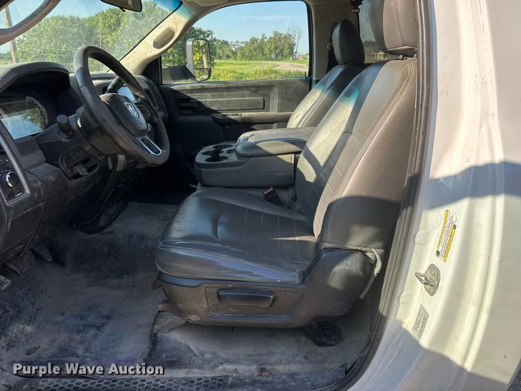 image for item NJ9244 2017 RAM 5500 truck cab and chassis