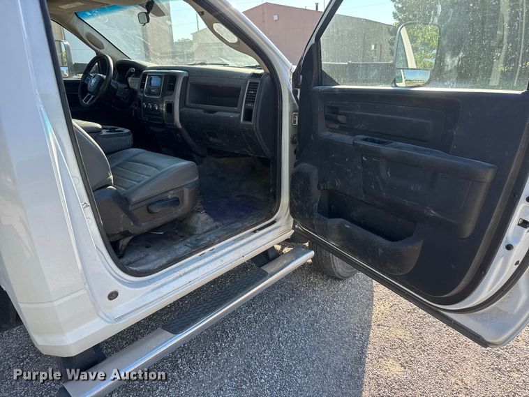 image for item NJ9244 2017 RAM 5500 truck cab and chassis