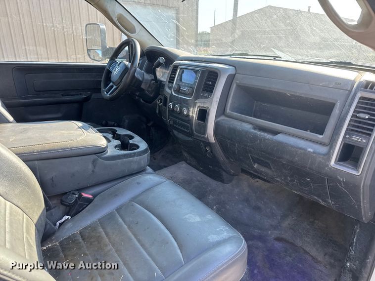 image for item NJ9244 2017 RAM 5500 truck cab and chassis