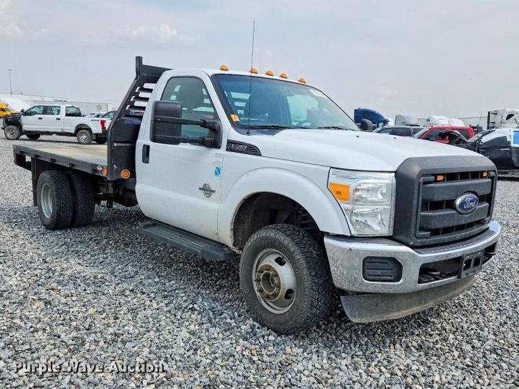 image for item YA2836 2015 Ford F350 Super Duty flatbed pickup truck