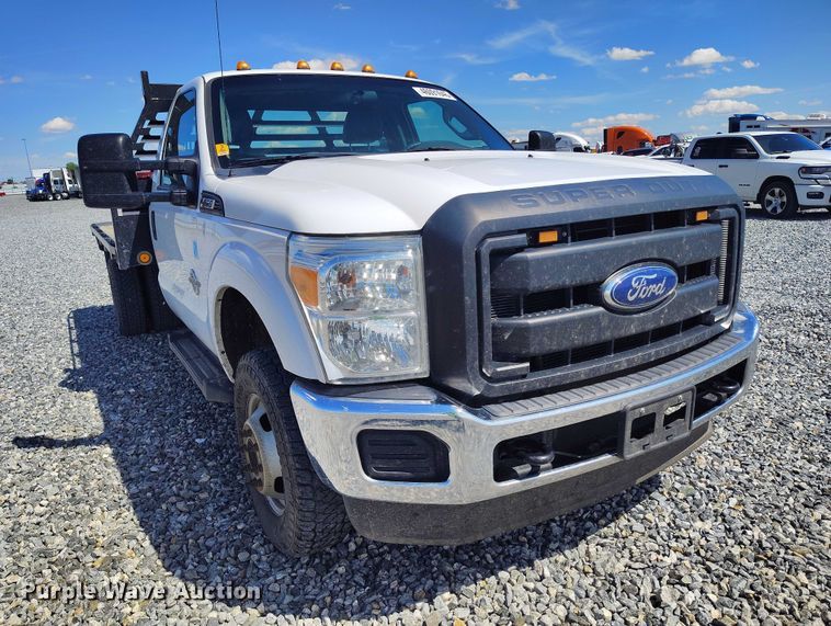 image for item YA2836 2015 Ford F350 Super Duty flatbed pickup truck