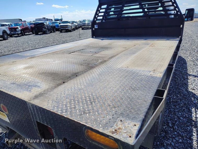 image for item YA2836 2015 Ford F350 Super Duty flatbed pickup truck