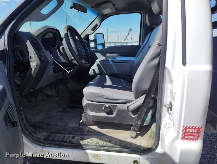 image for item YA2836 2015 Ford F350 Super Duty flatbed pickup truck
