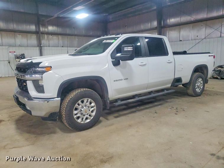image for item YA3407 2022 Chevrolet Silverado 3500HD Crew Cab pickup truck