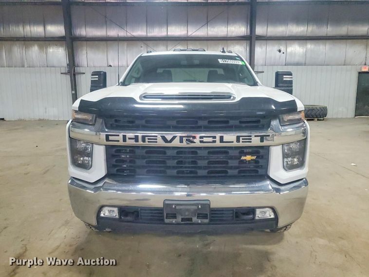 image for item YA3407 2022 Chevrolet Silverado 3500HD Crew Cab pickup truck