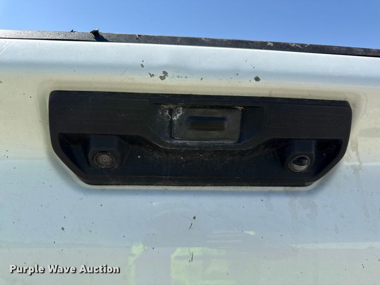image for item YA3407 2022 Chevrolet Silverado 3500HD Crew Cab pickup truck