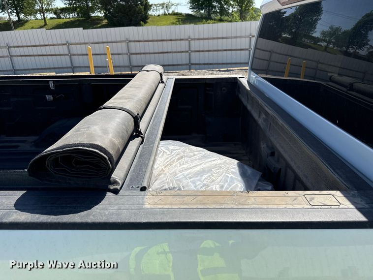 image for item YA3407 2022 Chevrolet Silverado 3500HD Crew Cab pickup truck