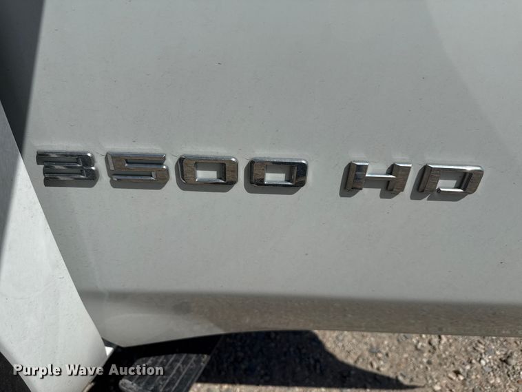 image for item YA3407 2022 Chevrolet Silverado 3500HD Crew Cab pickup truck