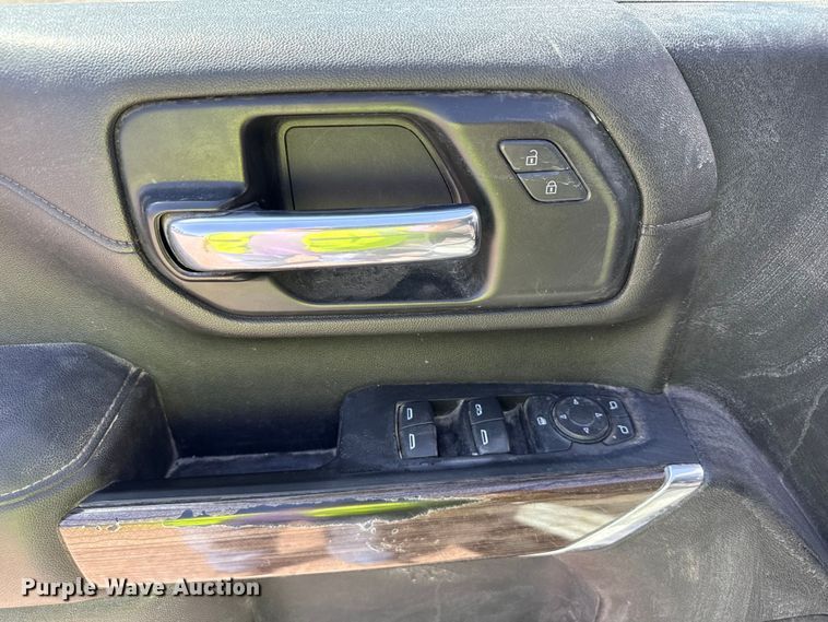 image for item YA3407 2022 Chevrolet Silverado 3500HD Crew Cab pickup truck