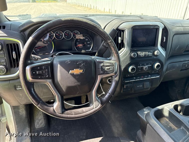 image for item YA3407 2022 Chevrolet Silverado 3500HD Crew Cab pickup truck