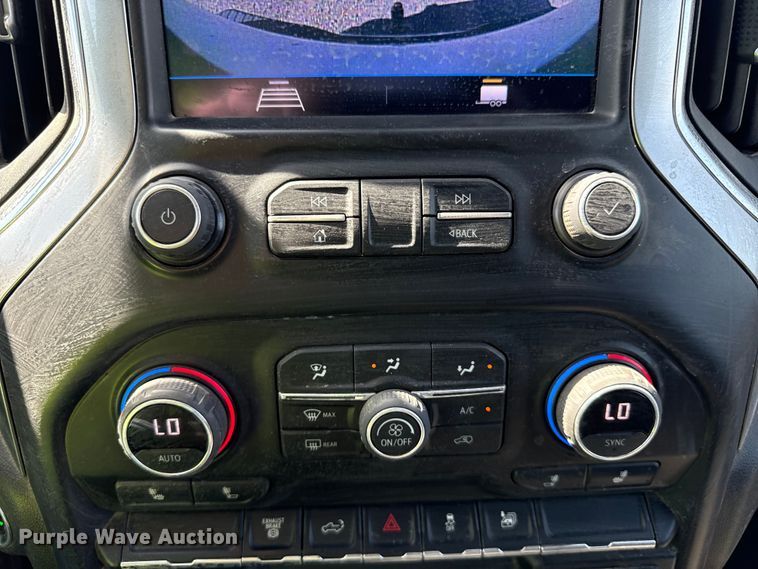 image for item YA3407 2022 Chevrolet Silverado 3500HD Crew Cab pickup truck