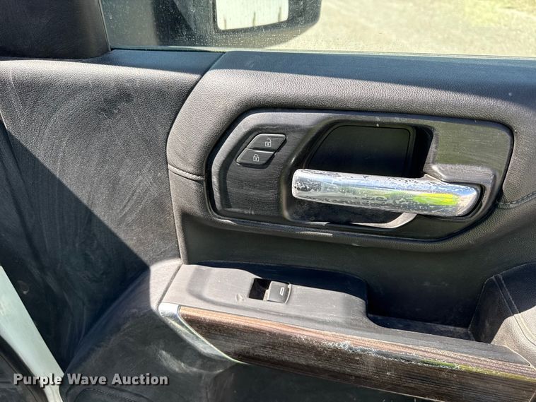 image for item YA3407 2022 Chevrolet Silverado 3500HD Crew Cab pickup truck
