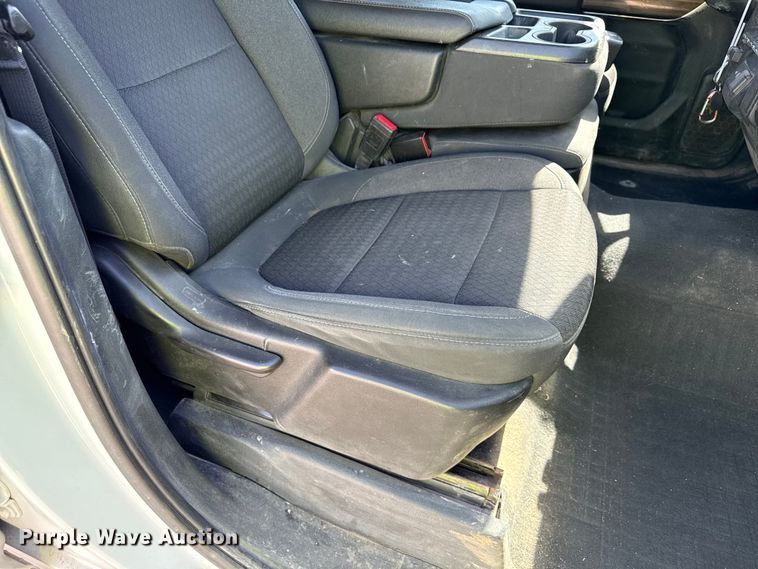image for item YA3407 2022 Chevrolet Silverado 3500HD Crew Cab pickup truck