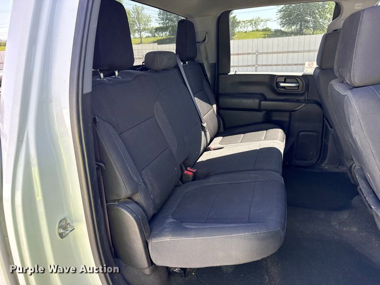 image for item YA3407 2022 Chevrolet Silverado 3500HD Crew Cab pickup truck