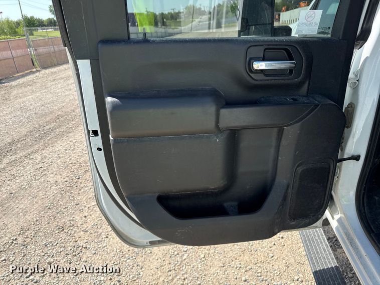 image for item YA3407 2022 Chevrolet Silverado 3500HD Crew Cab pickup truck