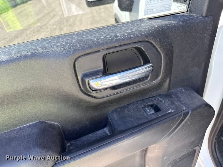 image for item YA3407 2022 Chevrolet Silverado 3500HD Crew Cab pickup truck