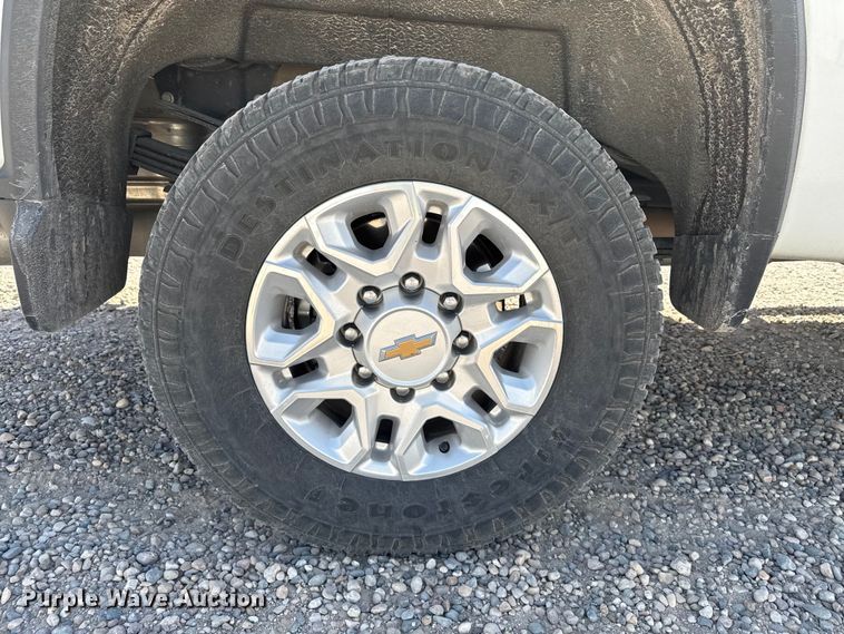 image for item YA3407 2022 Chevrolet Silverado 3500HD Crew Cab pickup truck