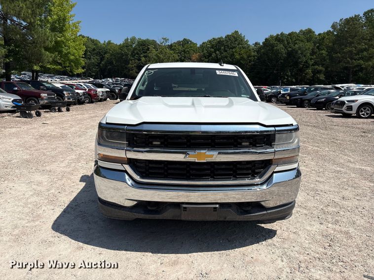 image for item YA3640 2016 Chevrolet Silverado 1500 Crew Cab pickup truck